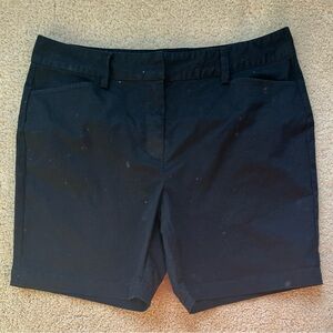 ✨Lands’ End Women’s Black Flat Front Mid Rise Shorts - Size 12 - EUC - Stretch